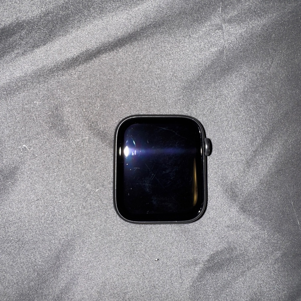 Apple Watch Series 5 - Space Grey - 44mm Aluminum